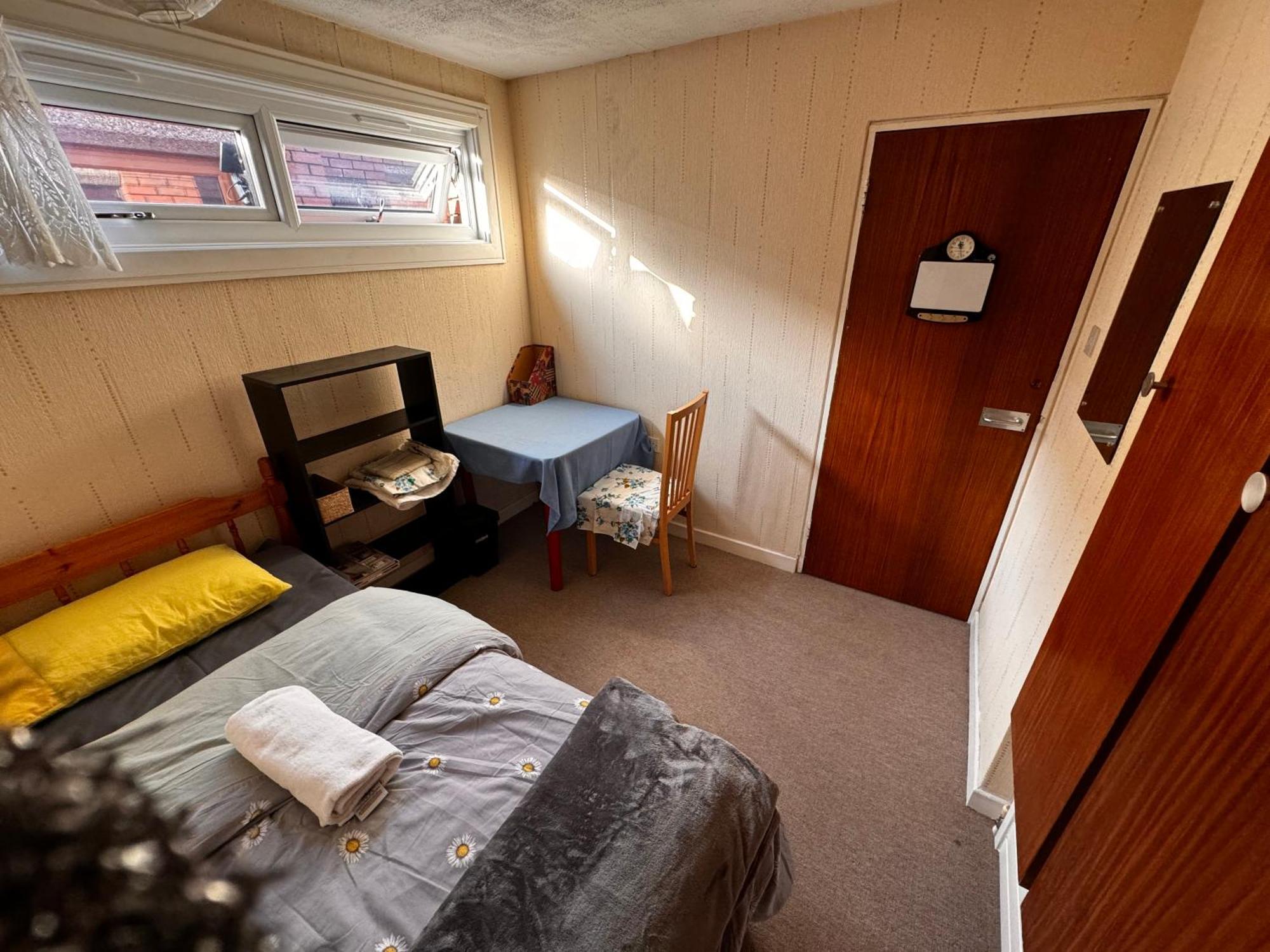 Double Room Best Location Near Shopping Center & Free Parking Coventry Exterior photo